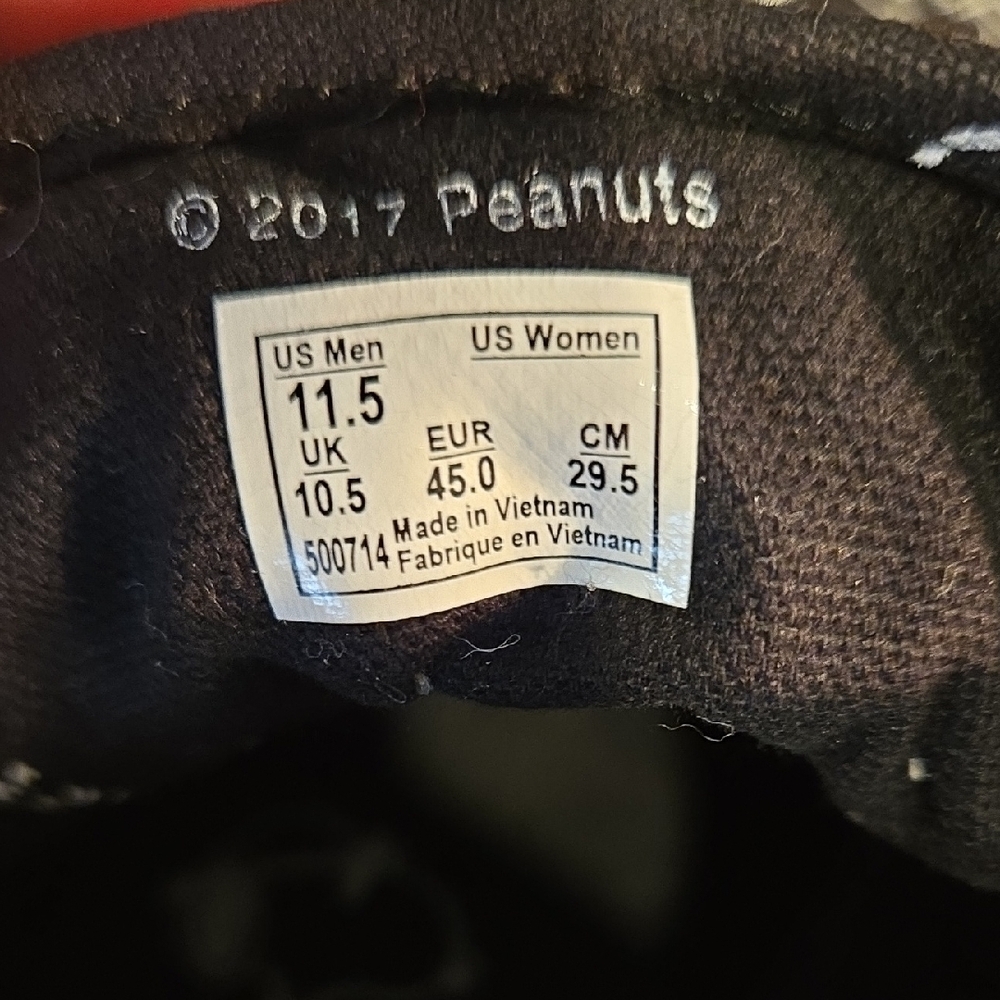 Vintage Vans‎ Black and White 2017 Peanuts Cartoon Print Sneakers - Picture 2 of 10